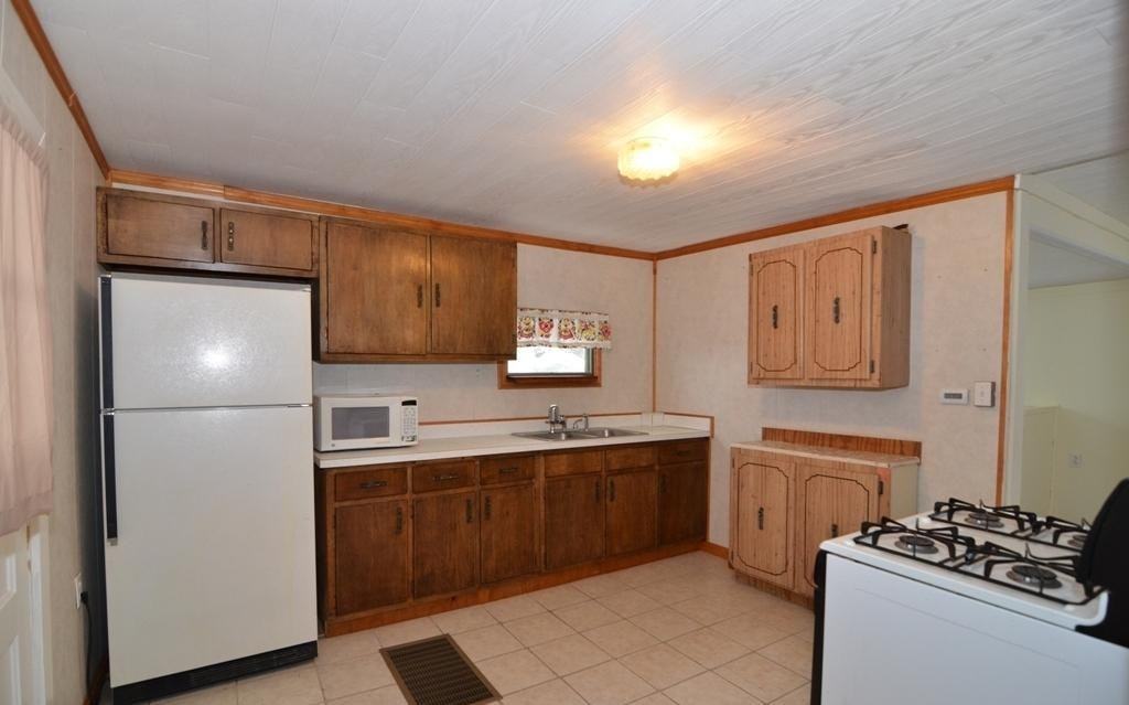 719 E Pine St - Photo 3 of 19