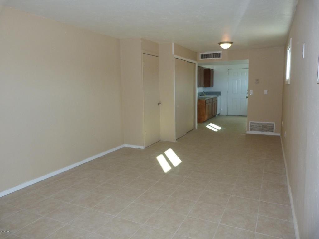 822 822 W. Thurber RoadUnit B #1 - Photo 4 of 13