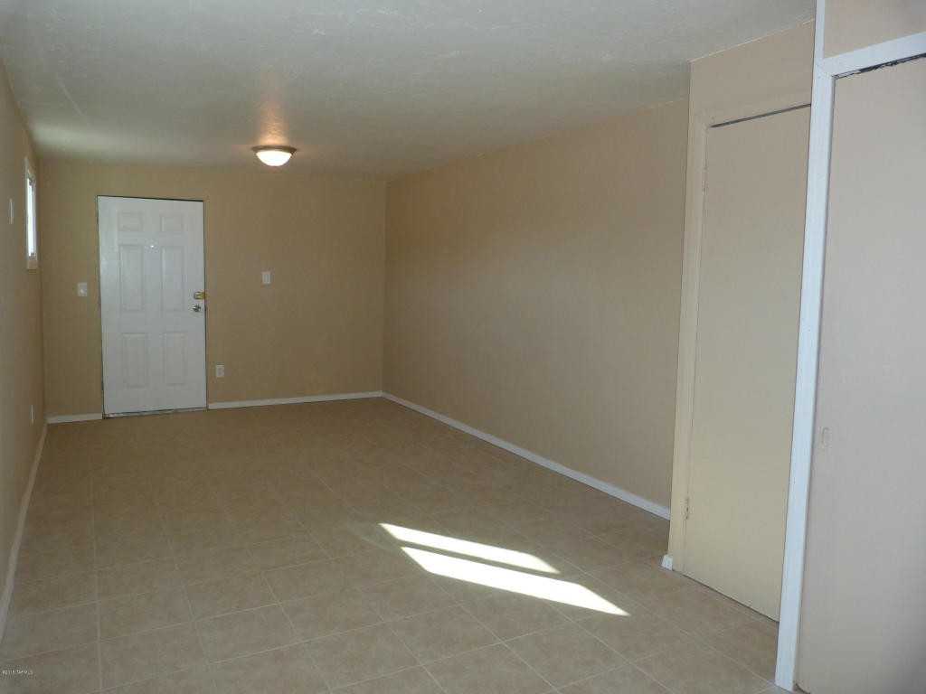 822 822 W. Thurber RoadUnit B #1 - Photo 5 of 13