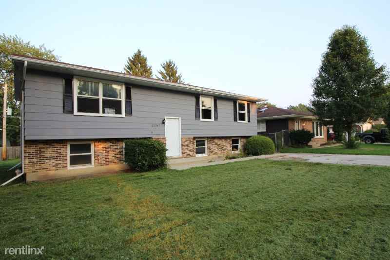 20547 N Eugene Ave - Photo 2 of 16