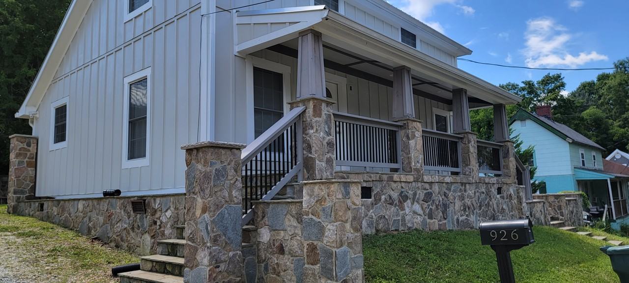 926 Orient St - Photo 2 of 50