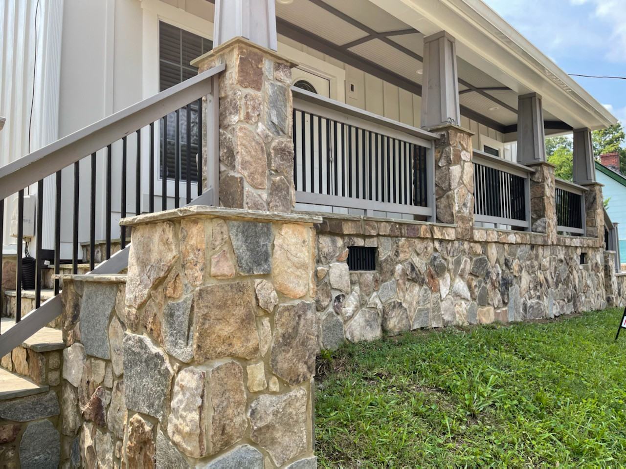 926 Orient St - Photo 3 of 50