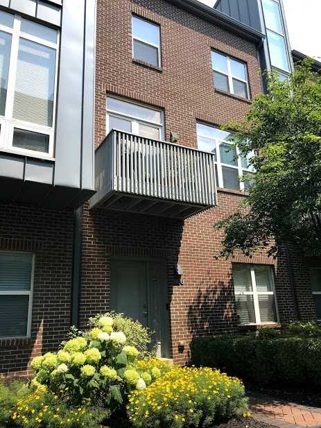 986 S Front St - Photo 3 of 25