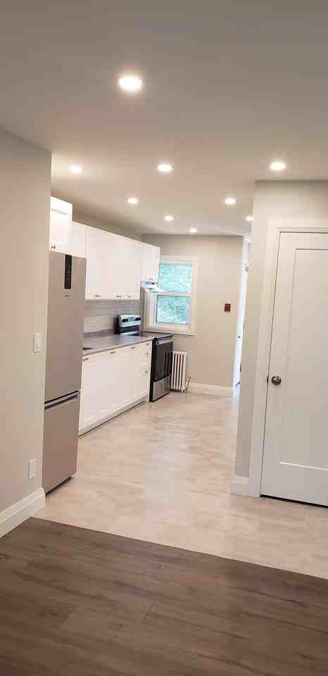 22 Peter Street South 5 - Photo 3 of 7