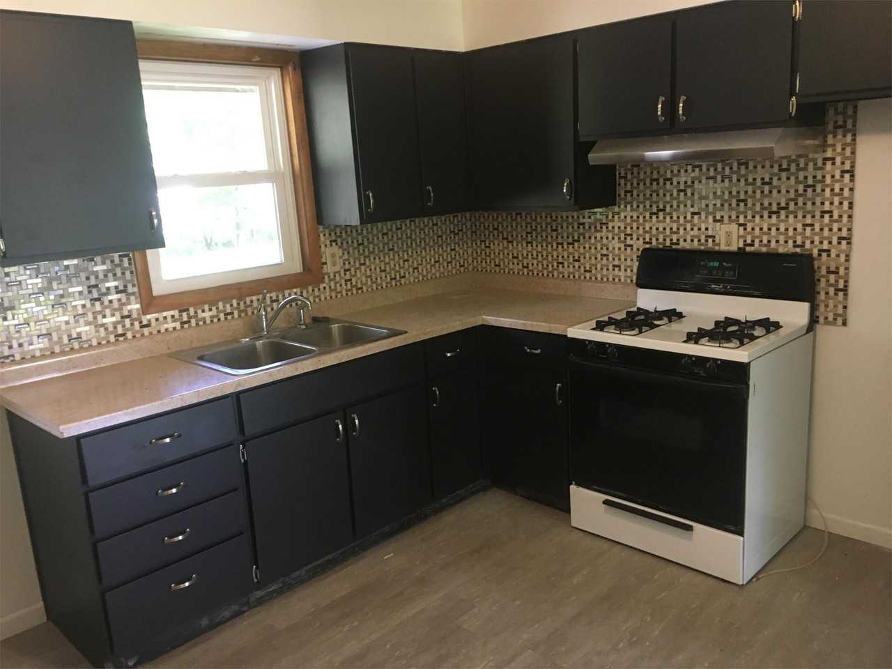 108 Hillsdale St #1 - Photo 5 of 15