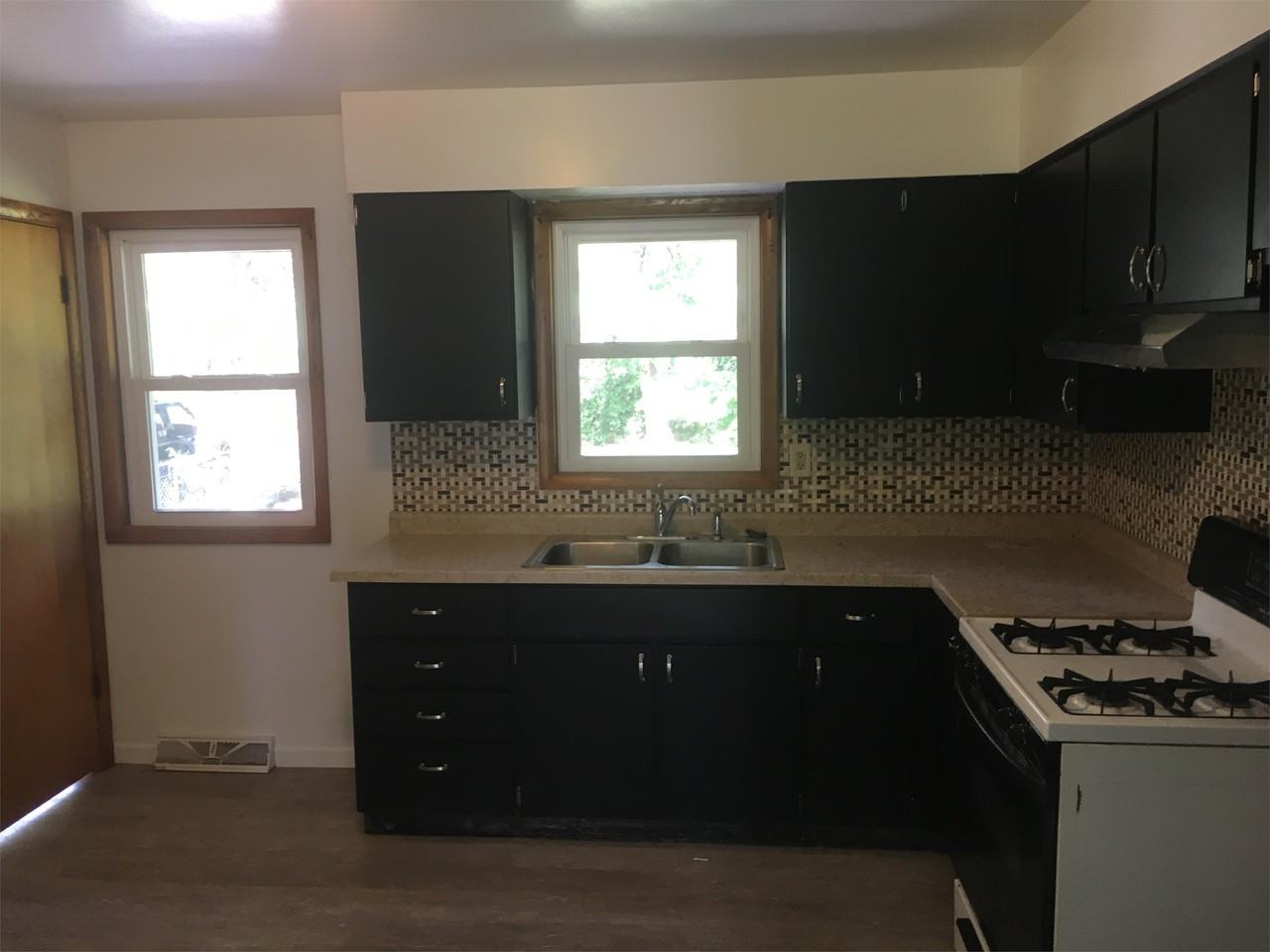 108 Hillsdale St #1 - Photo 6 of 15