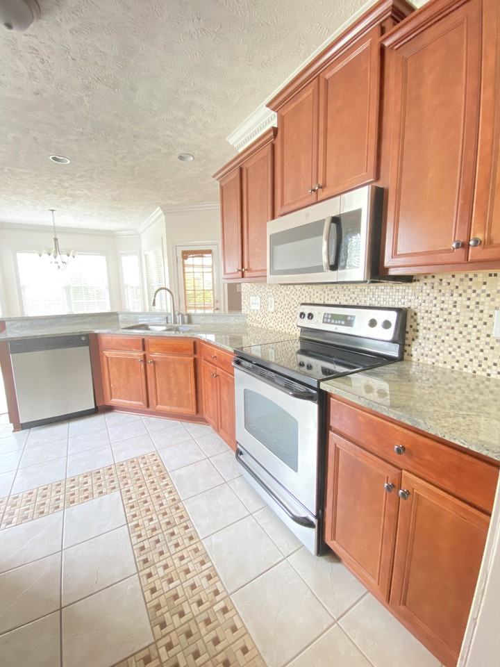 5806 Kessinger Court - Photo 2 of 19