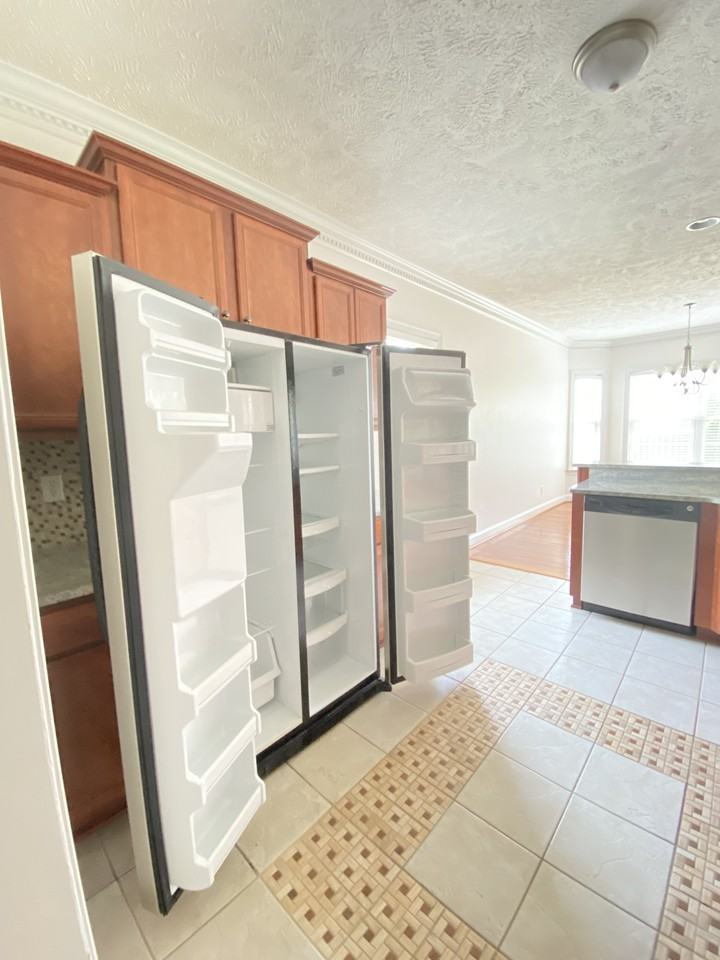 5806 Kessinger Court - Photo 3 of 19