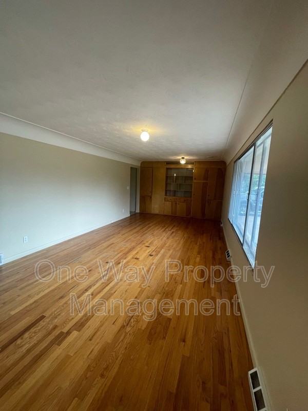 501 1st Ave - Photo 3 of 11