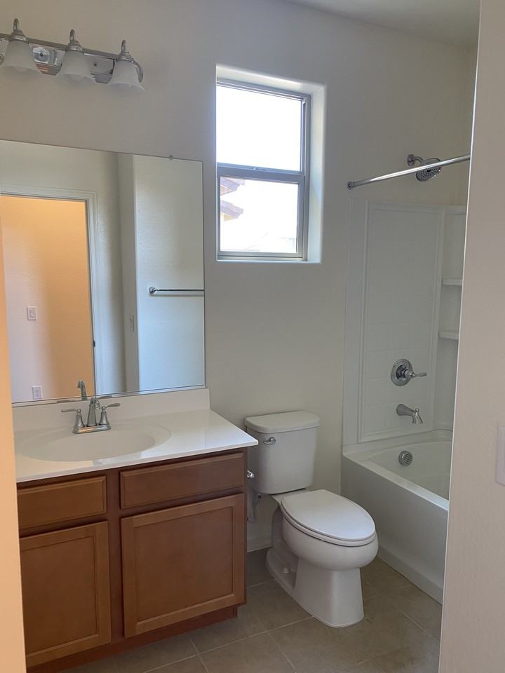 3317 W Dunbar Dr - Photo 2 of 8