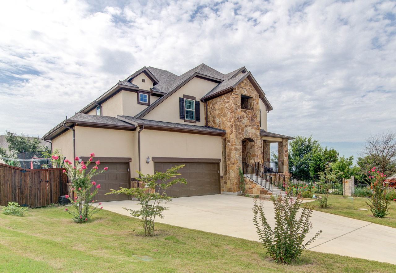 15621 Cabrillo Way - Photo 2 of 3