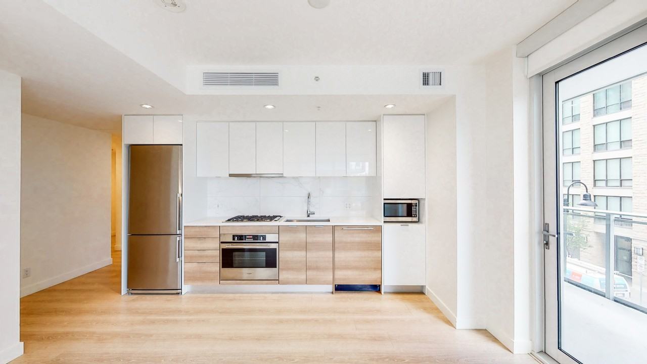 305, 108 Waterfront Court SW - Photo 3 of 19