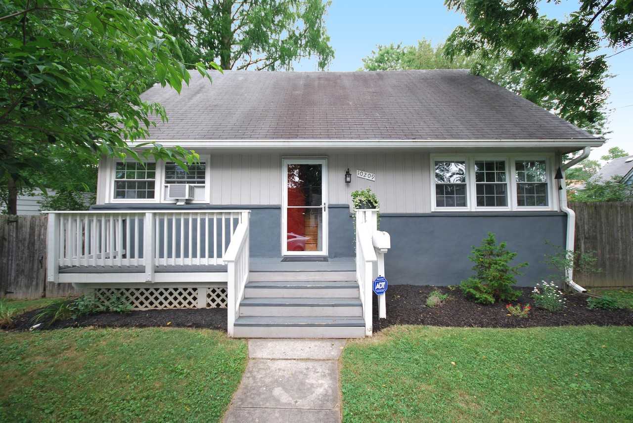 10209 Procter St #1 - Photo 2 of 19