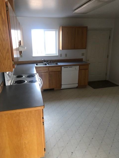207 E Center St #207 - Photo 2 of 5