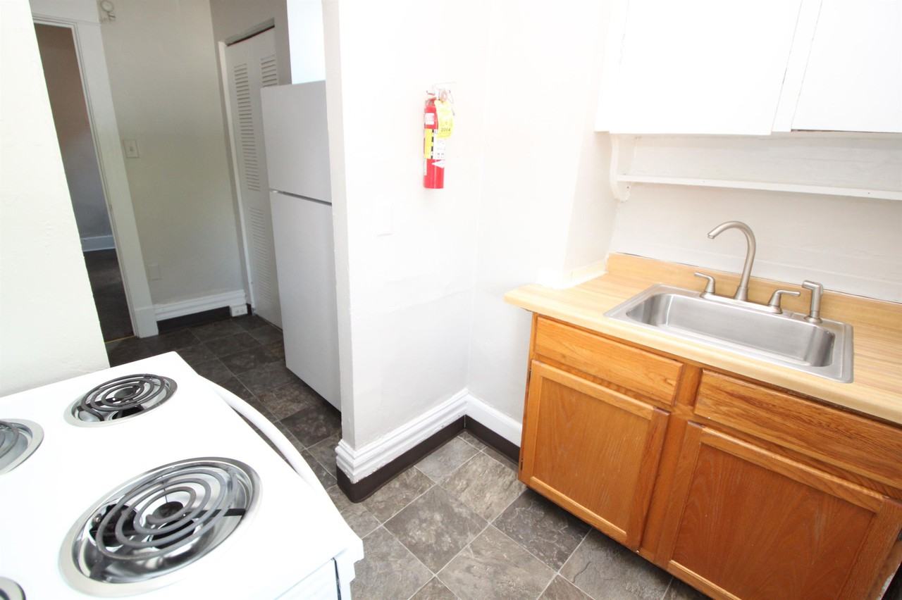 316 MELWOOD AVENUEAPT 11 #316-11 - Photo 3 of 8