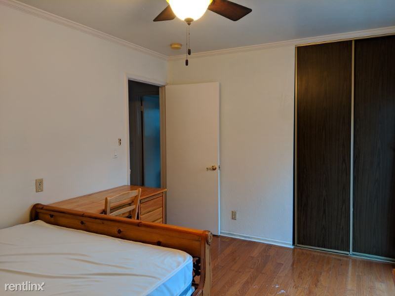 1197 Yosemite Ave - Photo 2 of 11