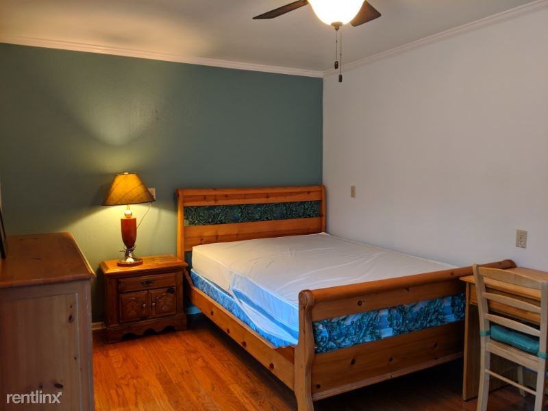 1197 Yosemite Ave - Photo 3 of 11