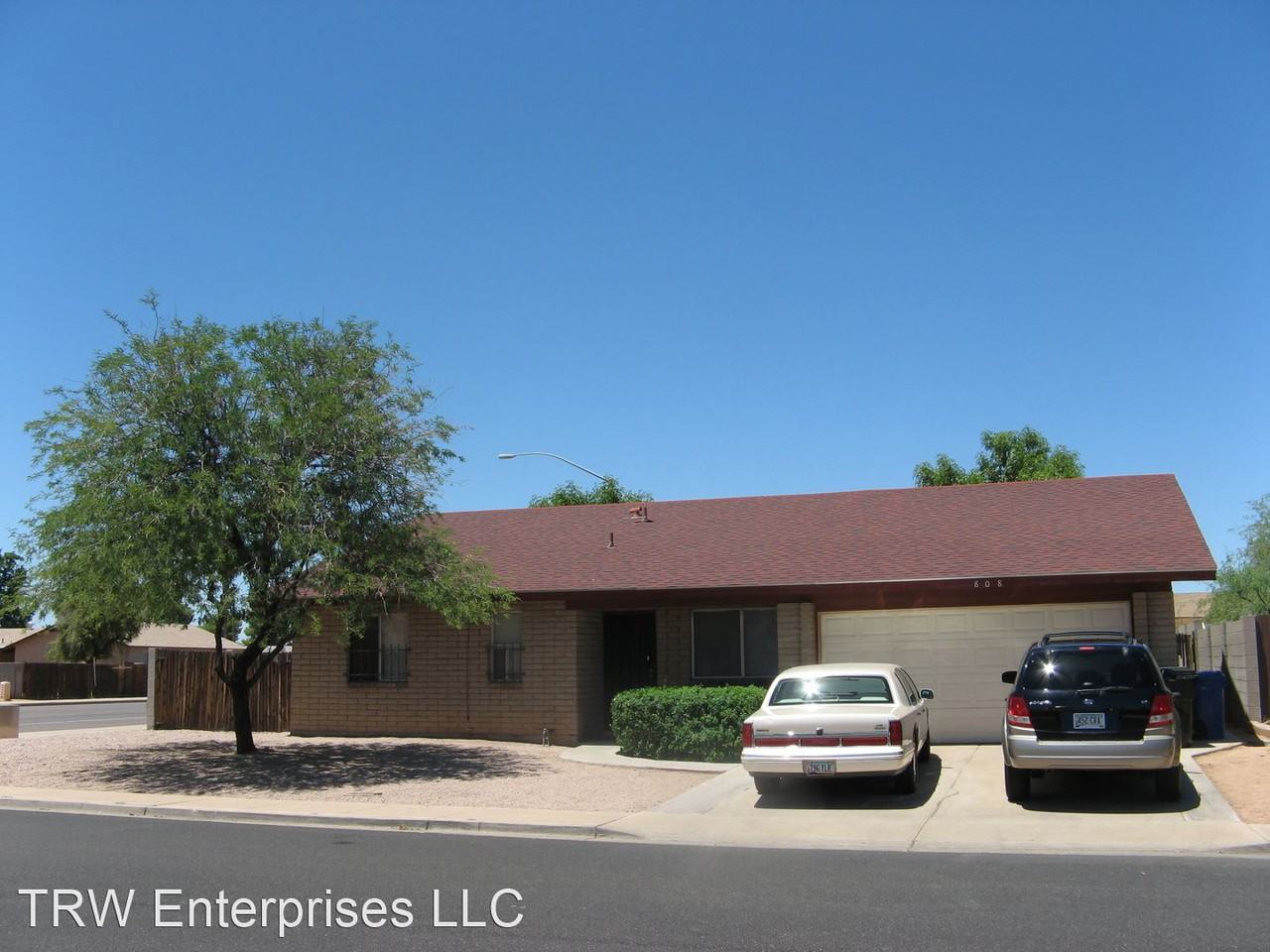 808 808 E Hampton Avenue 21196306-010 - Photo 2 of 20