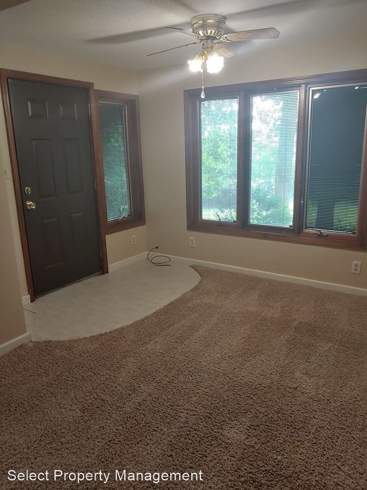 7506 W Jefferson Blvd - Photo 2 of 26
