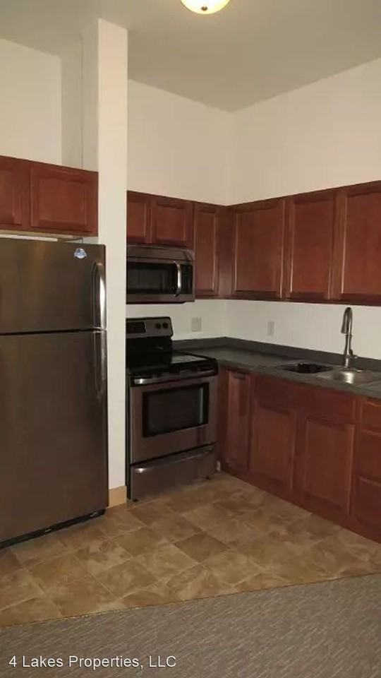 31 S. Mills Street Madison - Photo 2 of 8