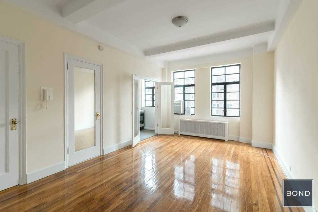 Sheridan Square #8B2