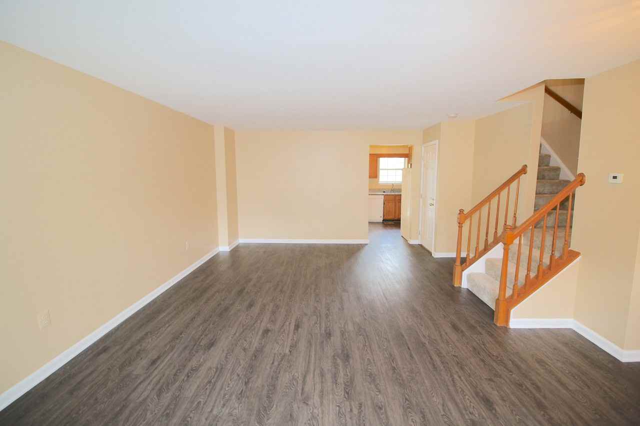 7345 Rhondda Dr - Photo 3 of 25