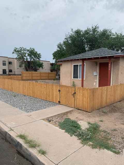 606 11th St Sw - Photo 2 of 9