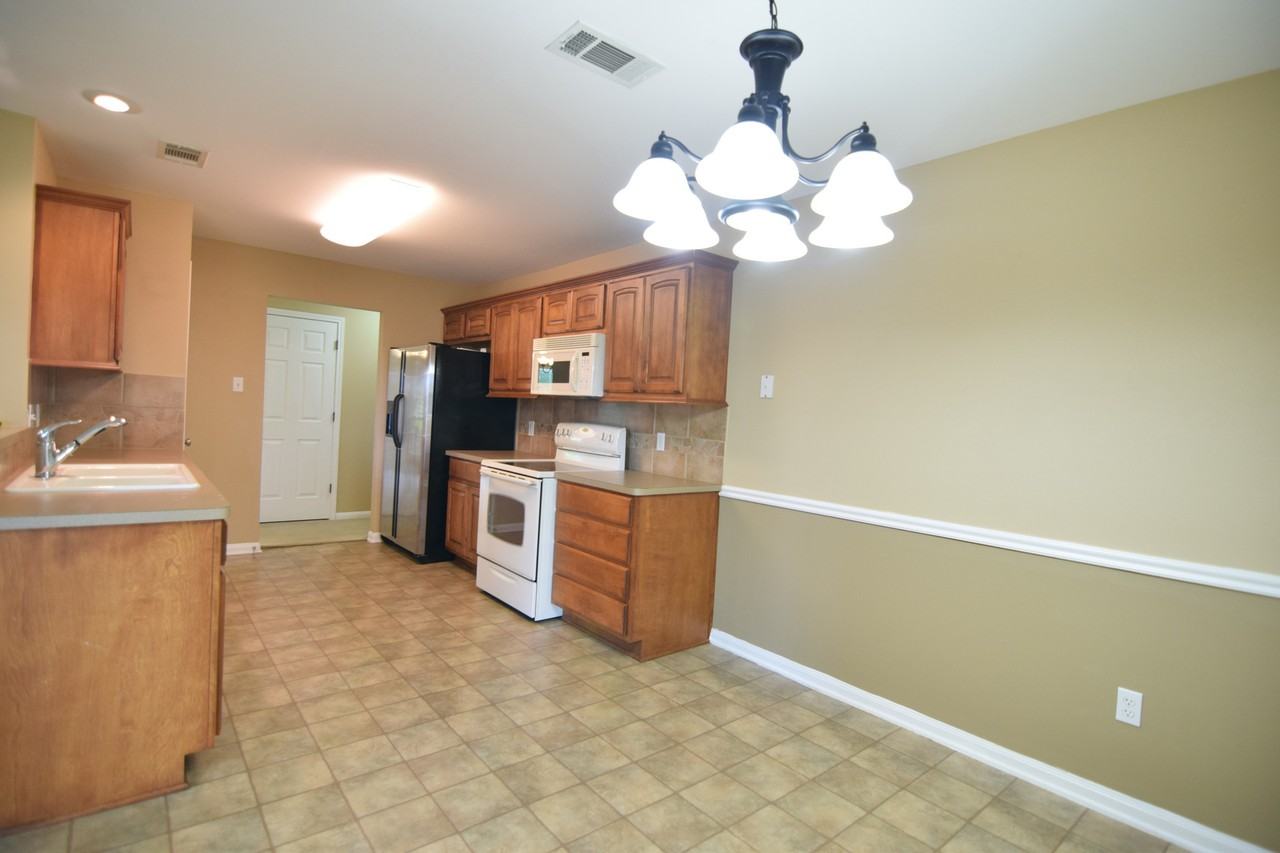 1204 Westend Dr - Photo 4 of 25