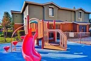 Bristol Apartments - Photo 2 of 11