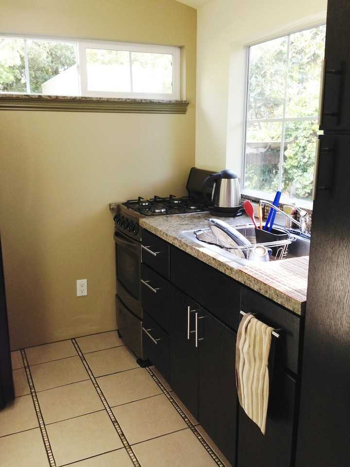 1515 Valley Rd - Photo 3 of 8