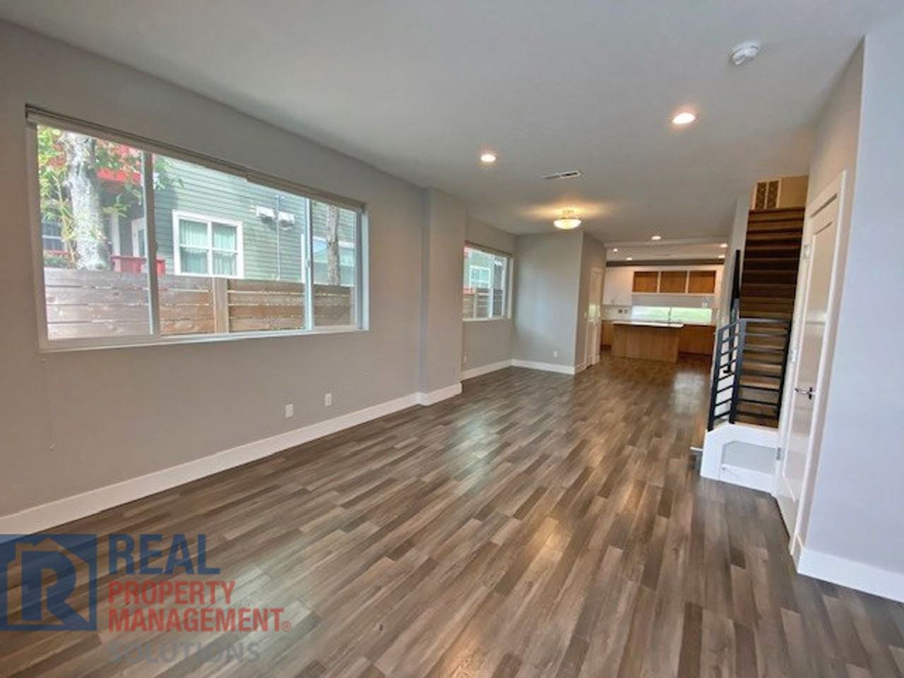 3618 Se 27th Ave - Photo 3 of 37