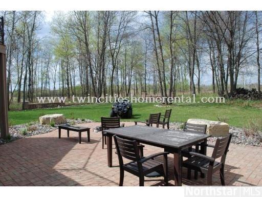 10460 Vermillion Cir NE - Photo 2 of 24