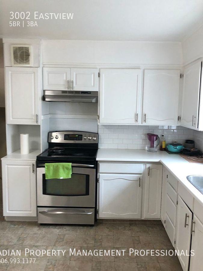 3002 Eastview - Photo 3 of 46