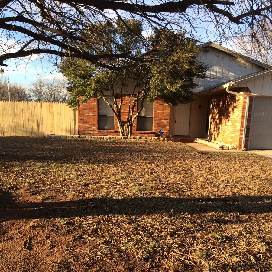 8133 NW 89th St - Photo 3 of 25