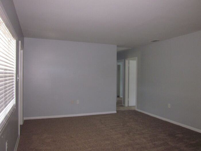 1724 W Eldred Dr - Photo 3 of 15