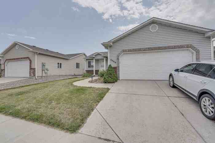 4009 Bracadale Pl - Photo 2 of 26