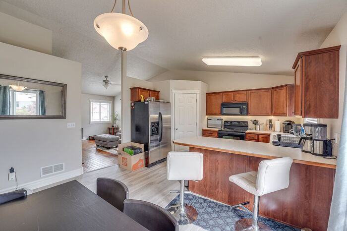 4009 Bracadale Pl - Photo 3 of 26