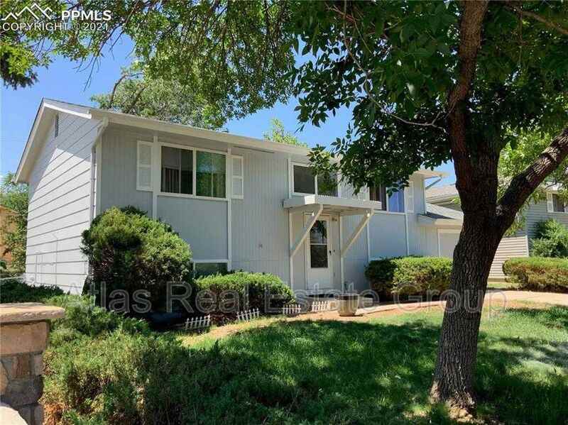 2022 Pepperwood Dr - Photo 2 of 37