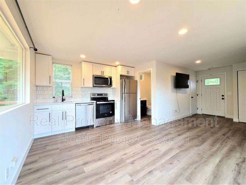 19509 131st Pl Ne - Photo 3 of 12