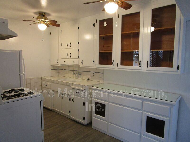 6231 Greenleaf Ave #6231C - Photo 3 of 11