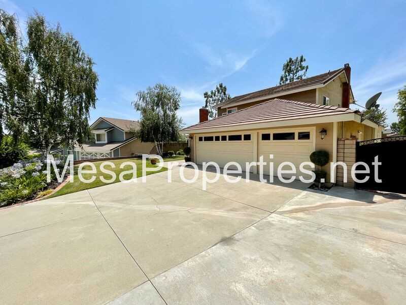 6895 Country Club Dr - Photo 3 of 29