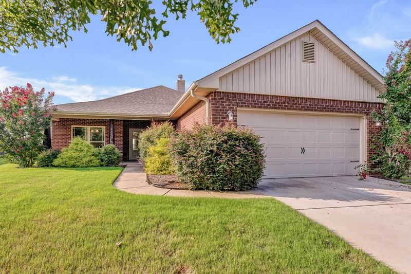 861 River Landing Boulevard - Photo 2 of 50