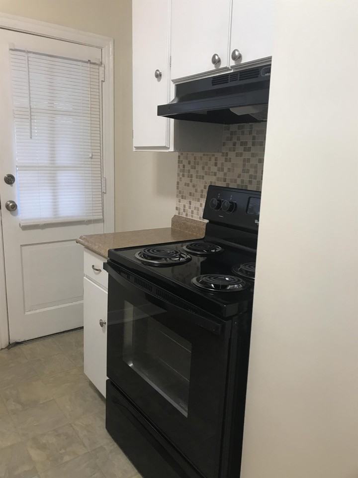 2200 Thurmond Pl #1 - Photo 6 of 17