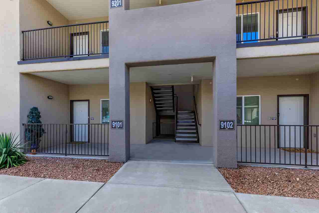 Villas at Sandstone - Photo 3 of 22