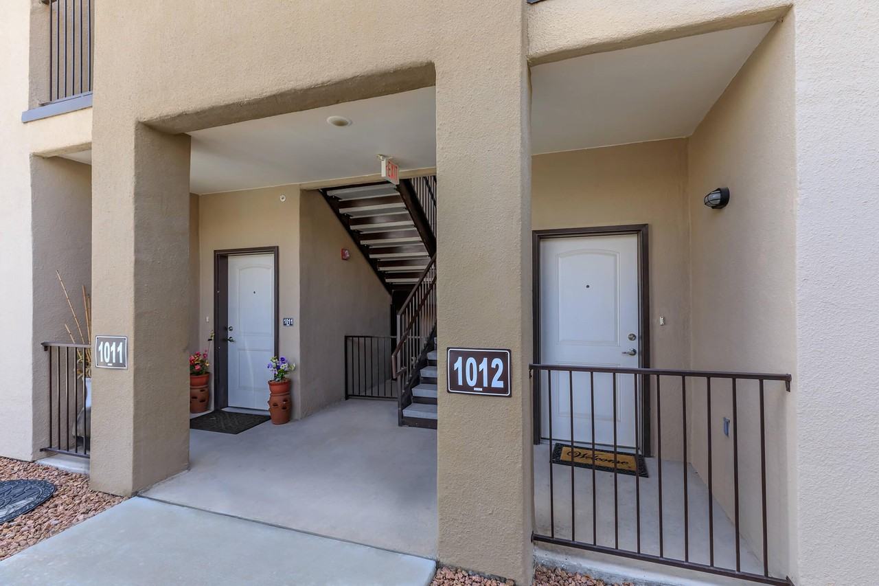 Villas at Sandstone - Photo 7 of 22