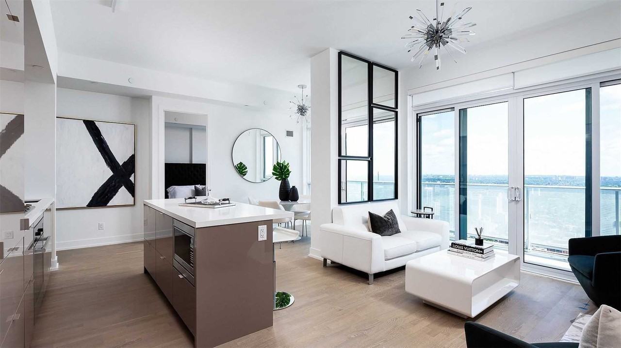 7 Grenville Street #5908