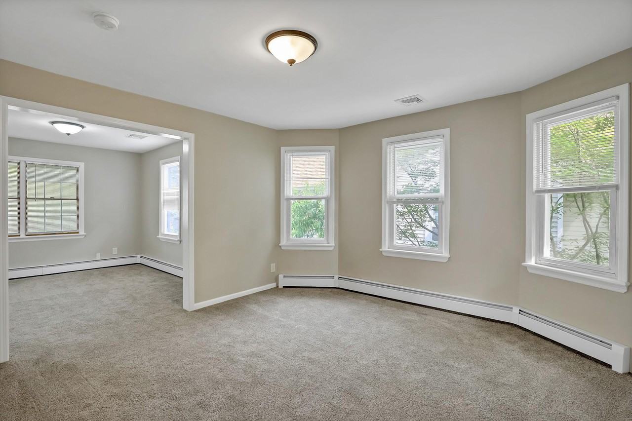 32 Prairie Avenue #B - Photo 3 of 14