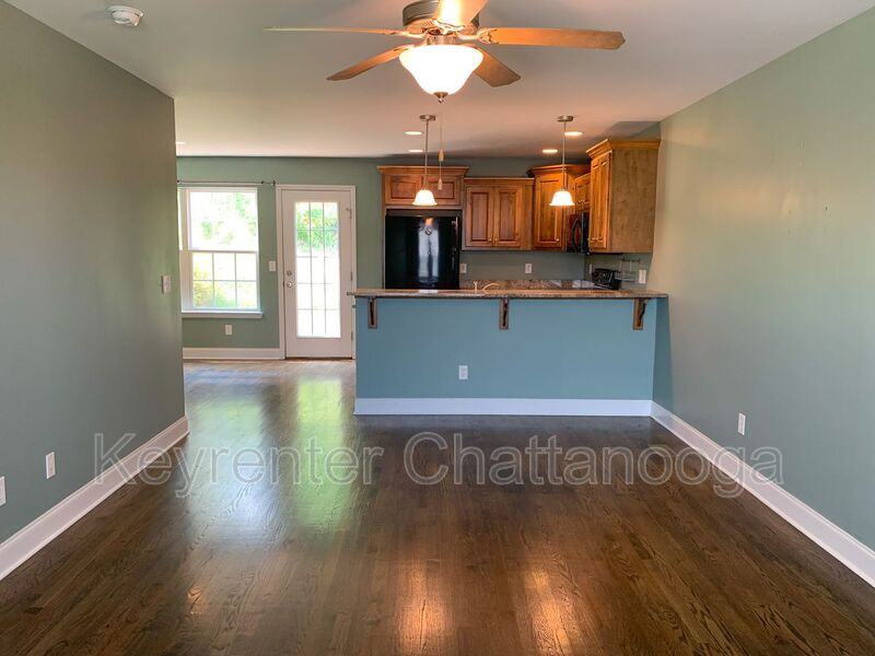 2105 Short Leaf Ln - Photo 2 of 18