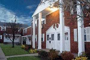 Country Manor - Photo 3 of 25