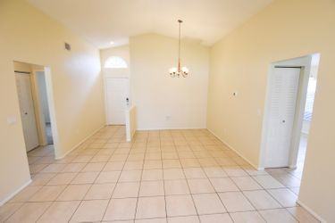 11124 Windpoint Dr - Photo 2 of 14